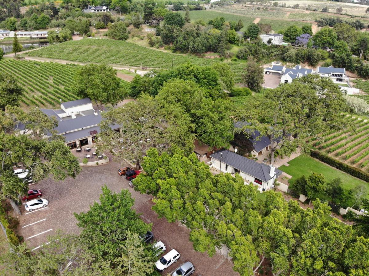 Вилла Le Pommier Wine Estate Стелленбос Экстерьер фото