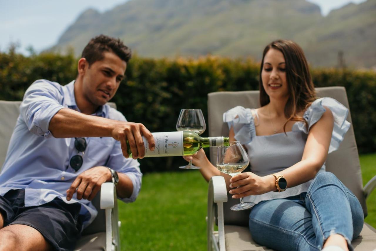 Вилла Le Pommier Wine Estate Стелленбос Экстерьер фото