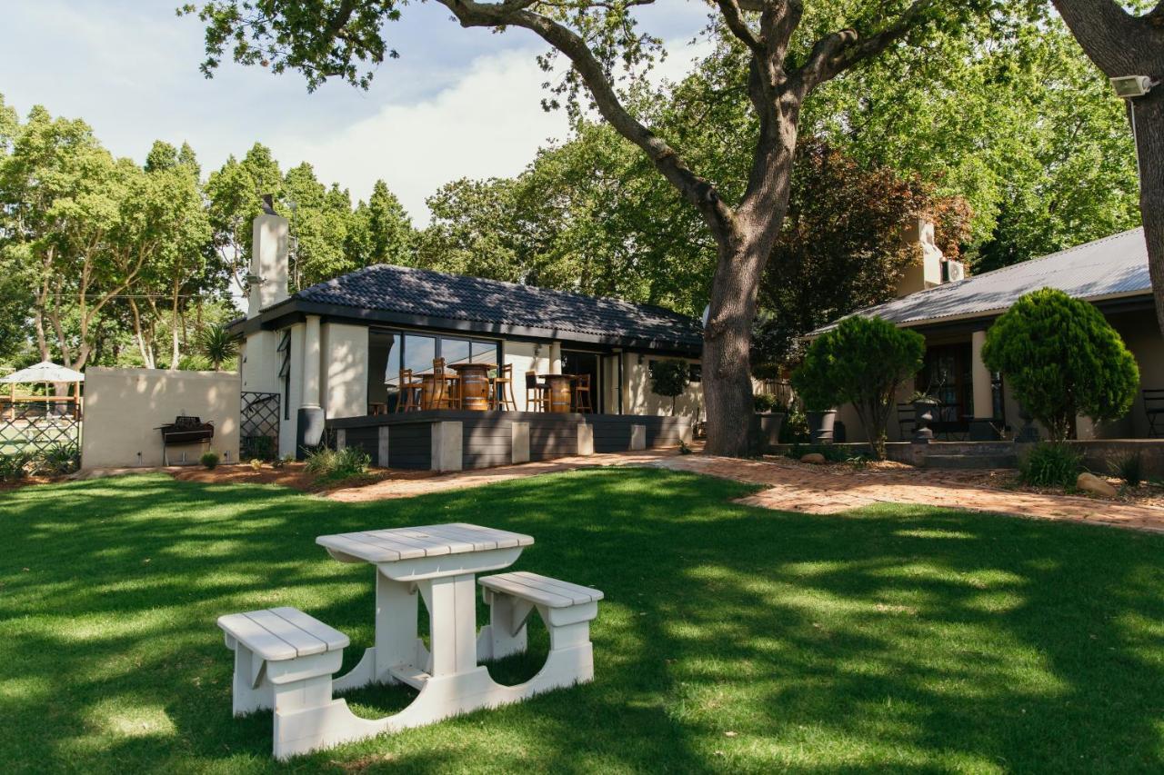 Вилла Le Pommier Wine Estate Стелленбос Экстерьер фото