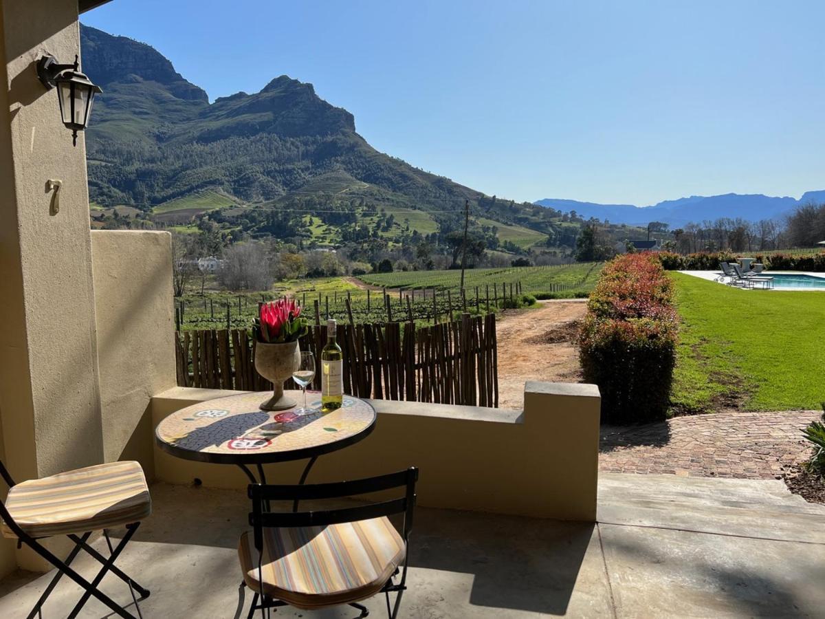 Вилла Le Pommier Wine Estate Стелленбос Экстерьер фото